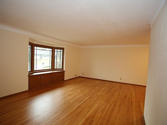 5th image of 1467 Centennial Dr