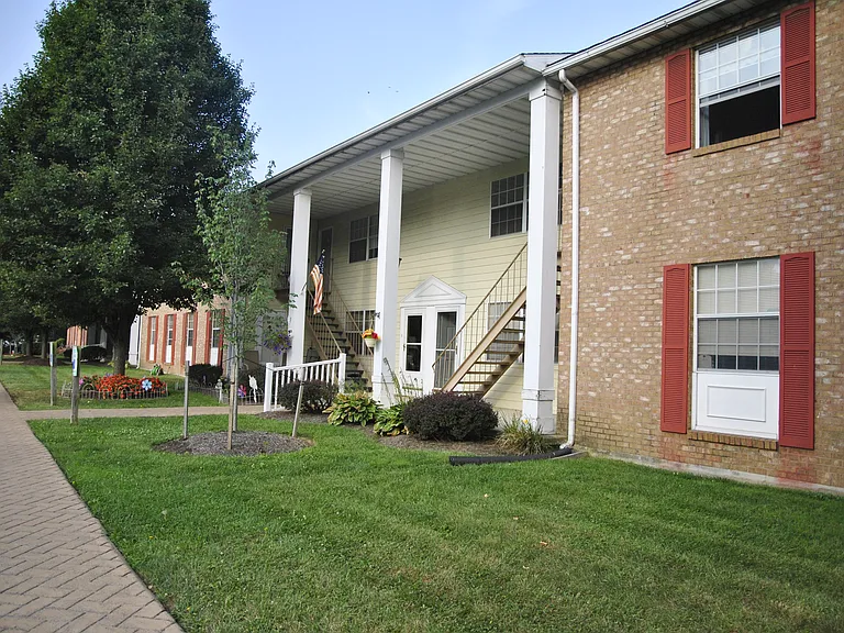 Londontowne and Robinwood Apartments — Photo 6