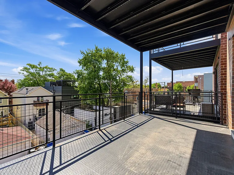 1825 N California Ave #4 — Photo 12