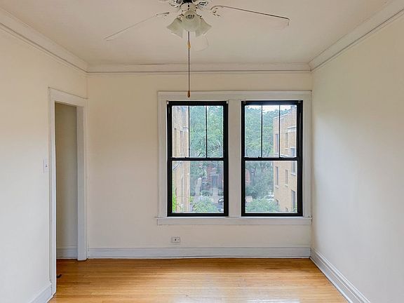 3rd image of 5943-45 N Paulina St #5945-1