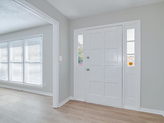 3rd image of 2607 N Whitechurch Ct