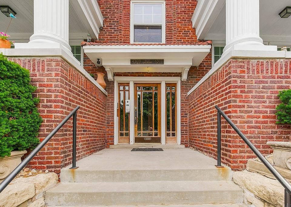 1st image of 4311 McGee St APT 3S