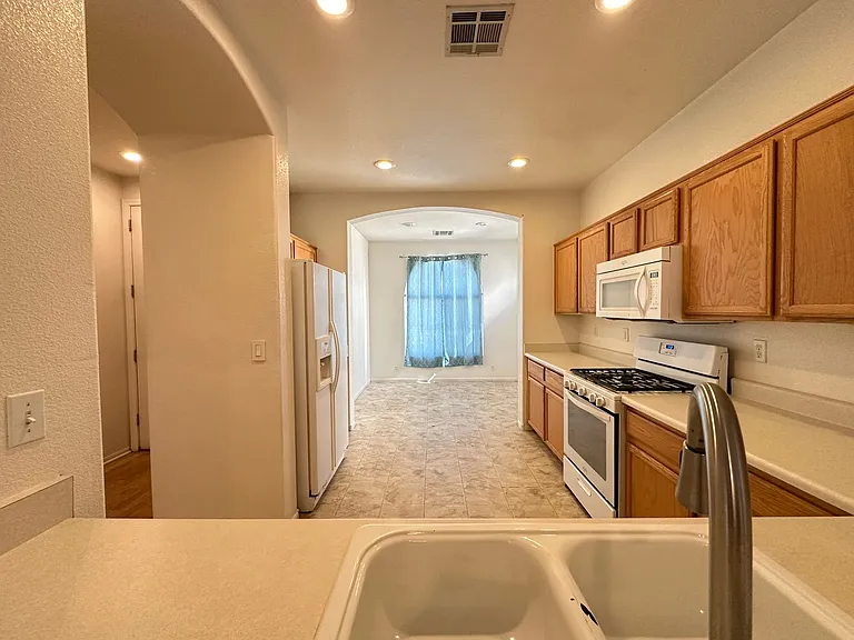 10440 Anacostia St — Photo 9