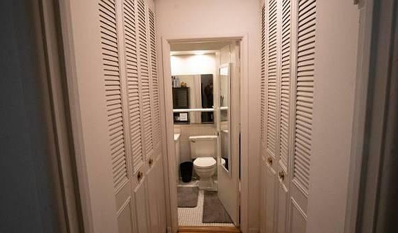 5th image of 516 W Melrose St APT 303