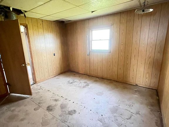 4th image of 402 Oliver St