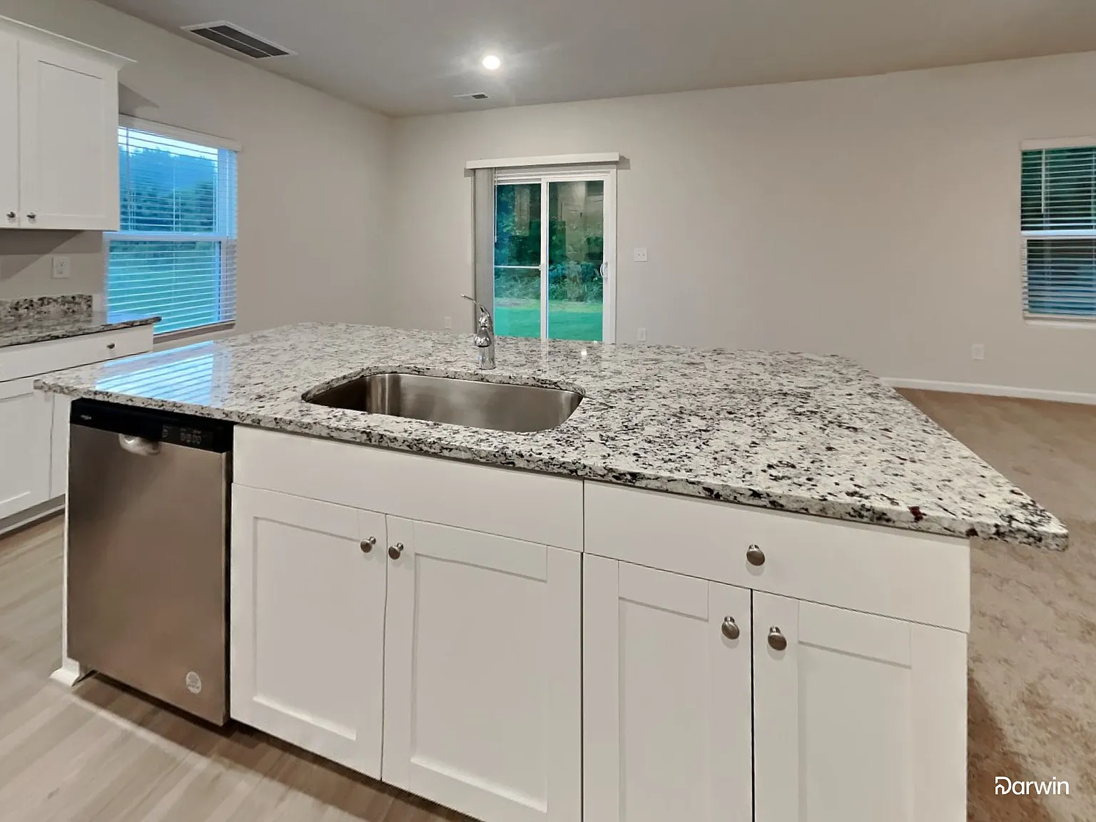 4 bed, 2.5 bath, 1800 sqft, $1,840 — Photo 3