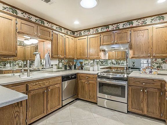 4th image of 3111 Amberwood Ln