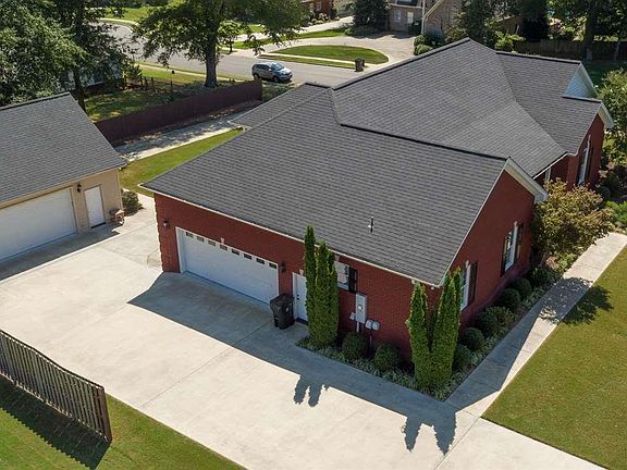 4th image of 125 Chambray Dr