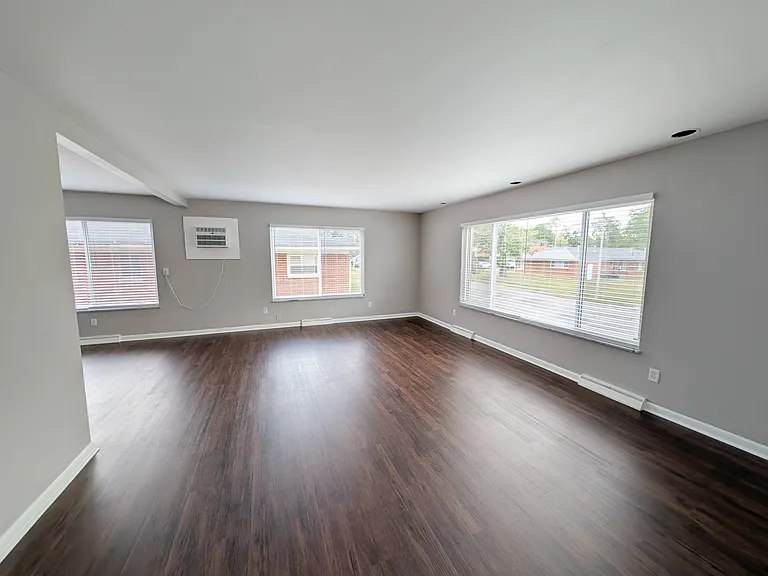 110 Cromwell Pl #3 — Photo 52