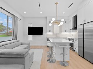 5499 Manor St, Burnaby, BC V5G1B6
