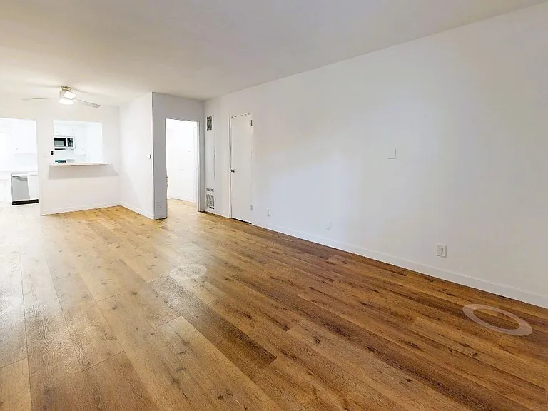 1815 N. Harvard Blvd — Photo 20