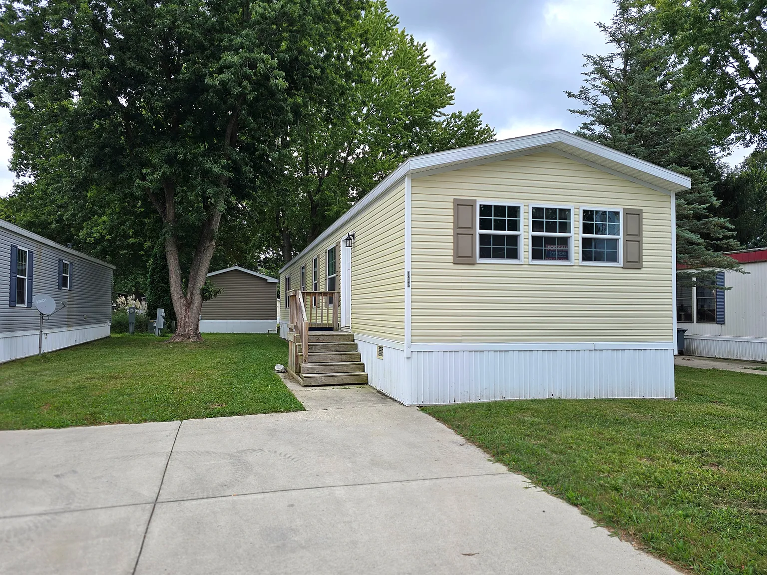 West Glen Village — Photo 1