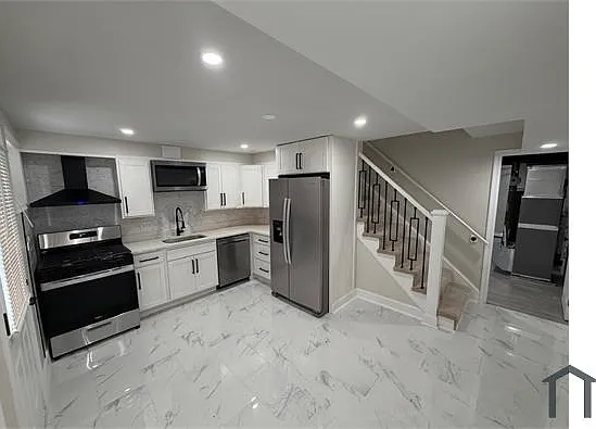 4339 Roberton Ave — Photo 13
