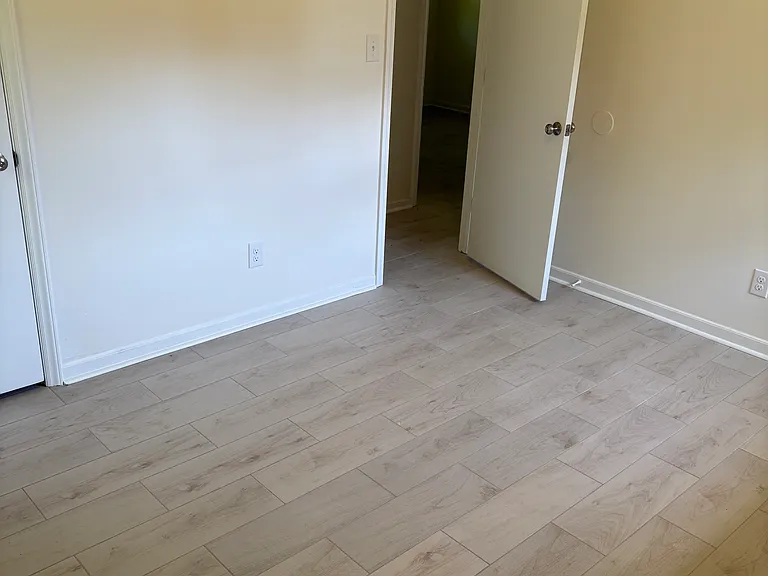 118 Stone Dr — Photo 3
