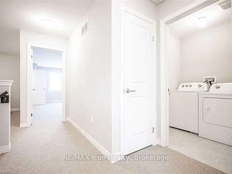 135 Acacia Rd — Photo 19
