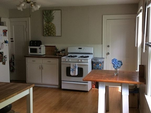 5th image of 3315 37th Ave S #1