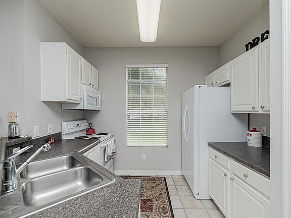5th image of 13703 RICHMOND PARK Drive #1505