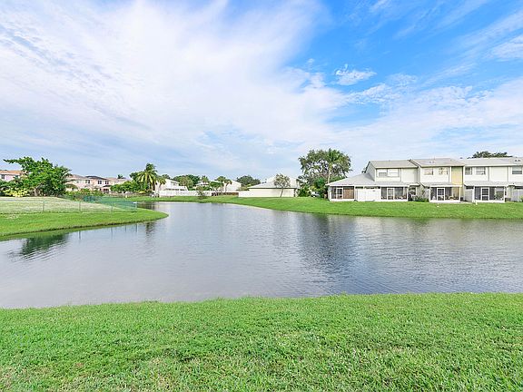 5th image of 885 Crystal Lake Drive #885