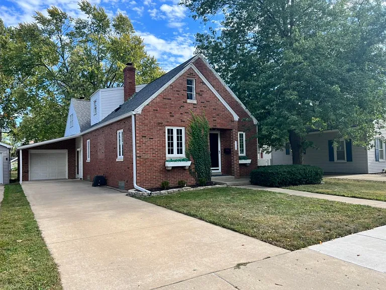 512 S Mathis Ave — Photo 1