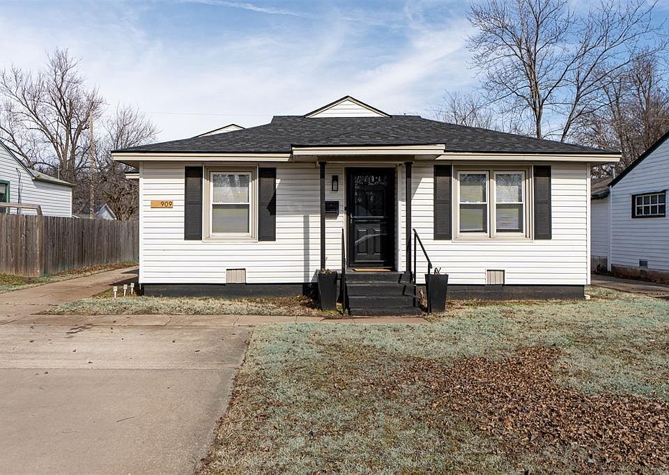 1st image of 909 W Eufaula St