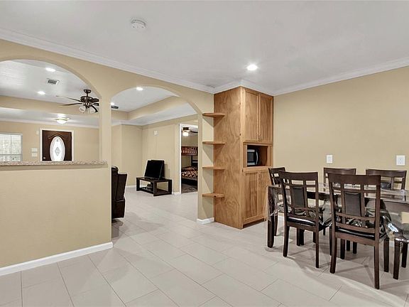 4th image of 2078 Jeffcote Rd