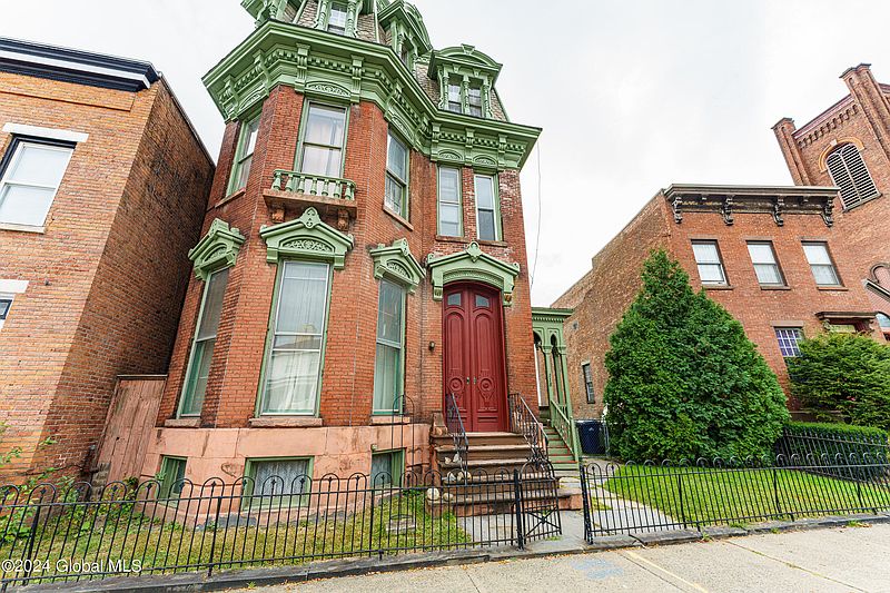 2nd image of 115 Mohawk Street