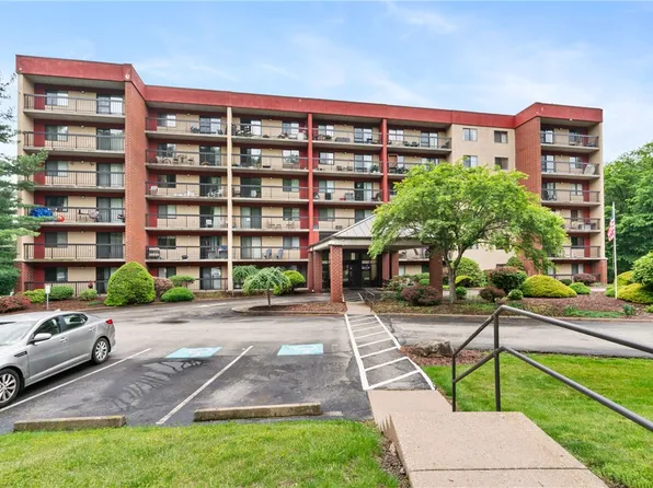 1987 Centurion Dr APT 607, Pittsburgh, PA 15221