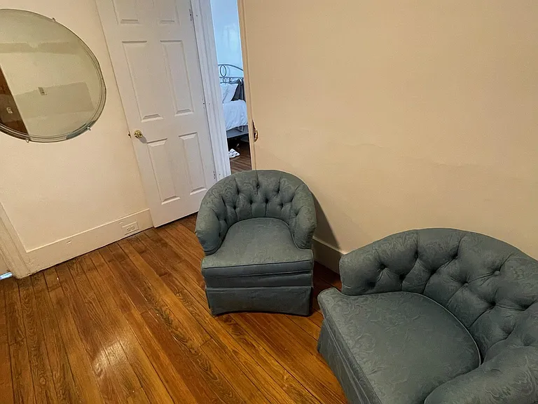 320 Hancock St — Photo 4