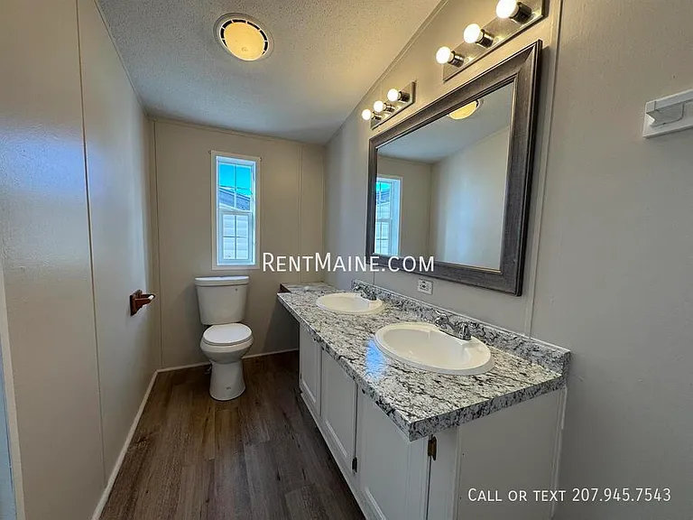 125 F St — Photo 12