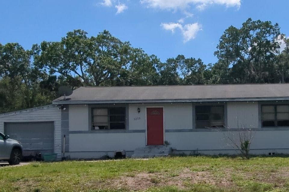 1st image of 3233 Abbotsford St