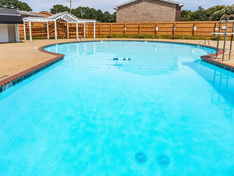 Patriot Pointe Apartments — Photo 13