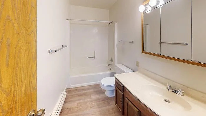 1100 Pleasant St #12 — Photo 3