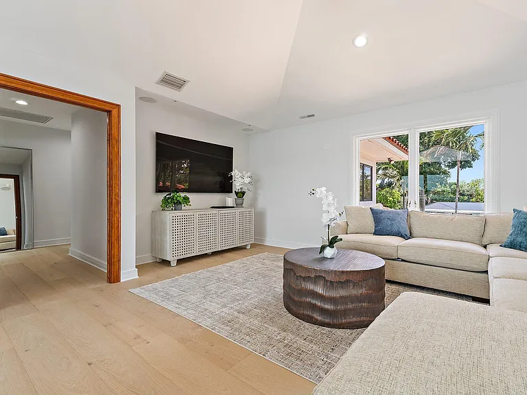 9 N River Rd — Photo 16