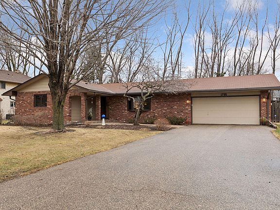 2nd image of 1795 Lake Valentine Rd