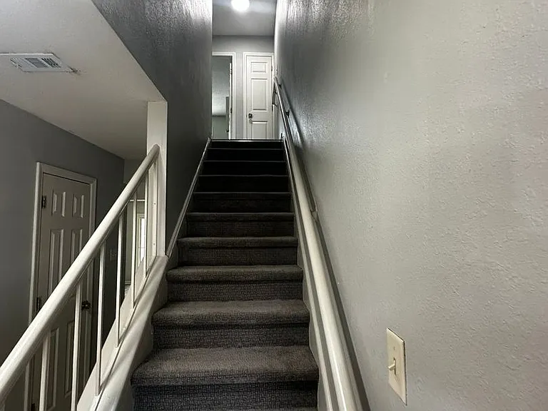 Center Town Condominiums — Photo 78