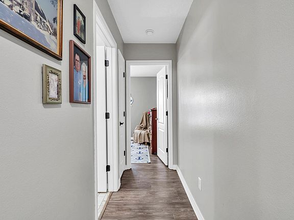 5th image of 2542 Edgewood Dr