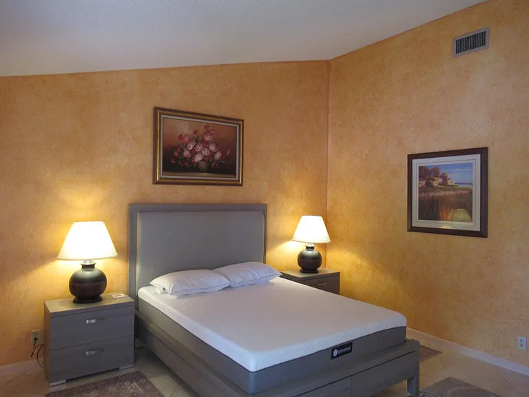 4 Lexington Ln E #F — Photo 7