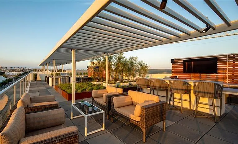 rooftop lounge