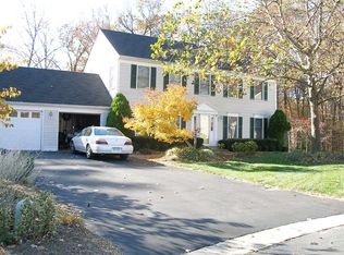 1 Serpentine Ct, Silver Spring, MD 20904