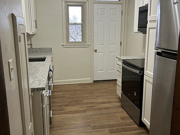 4th image of 1765 King Ave