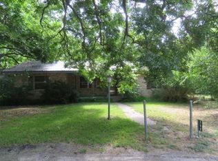 260 N 2nd St, Walnut Springs, TX 76690