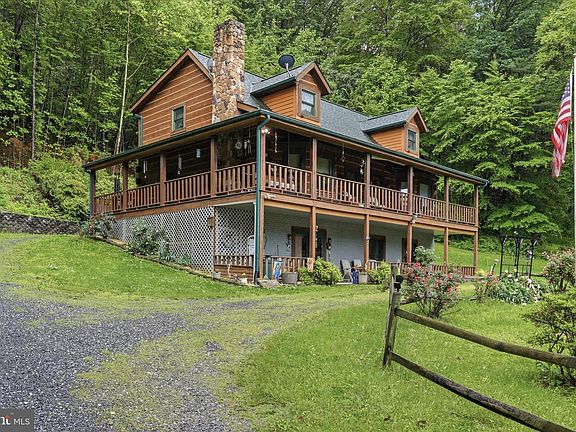 3rd image of 938 Lake Arrowhead Rd