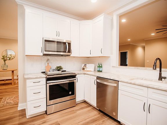 5th image of 139 Villa Oak Cir