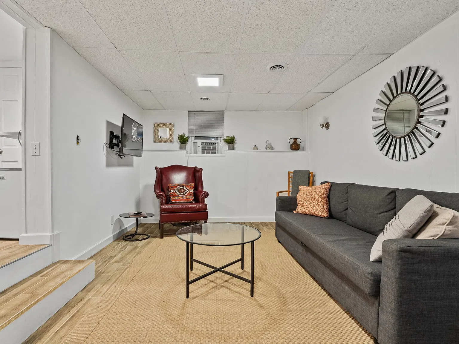 1 bed, 700 sqft, $3,100 — Photo 2