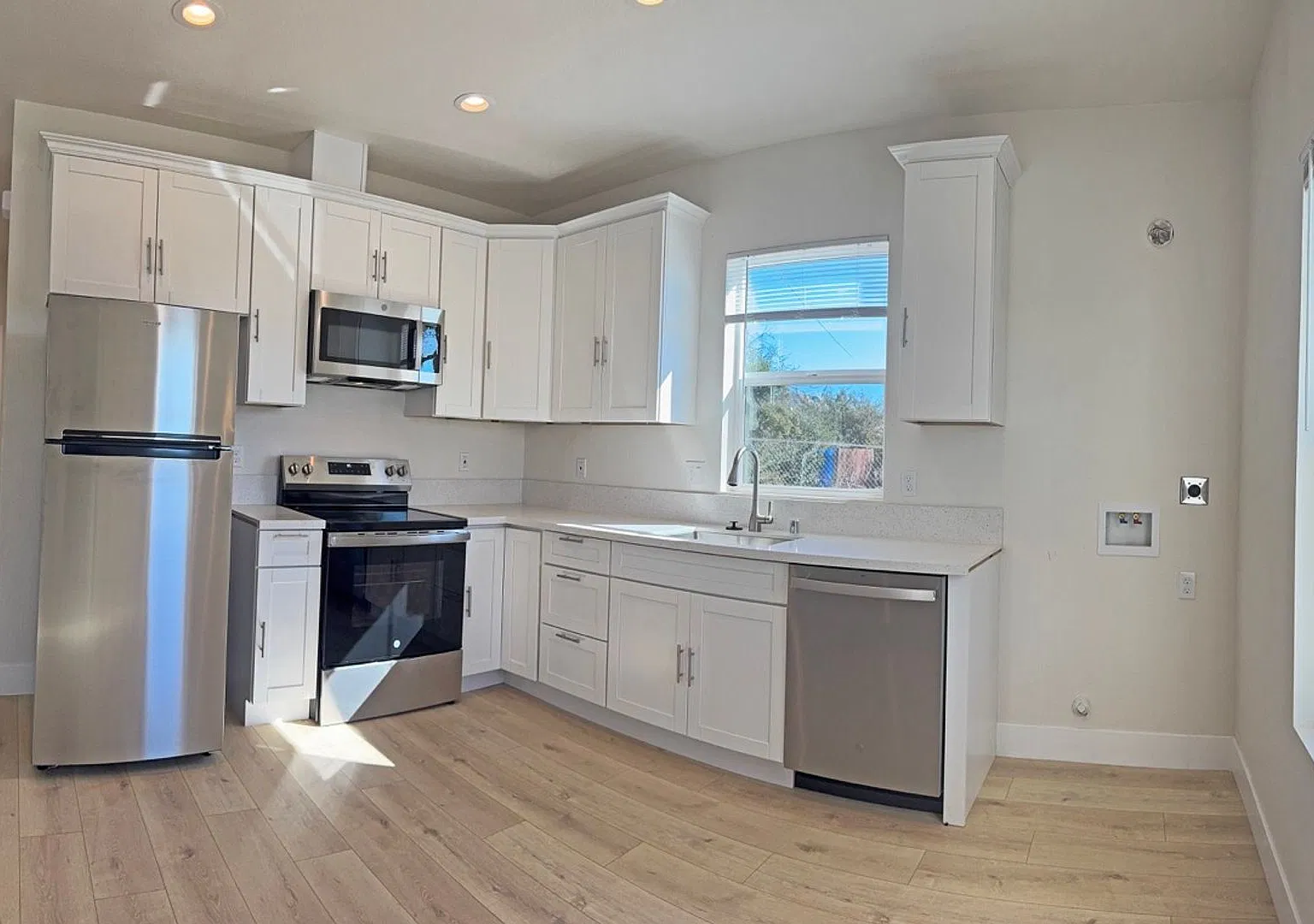 Beautiful Brand New 2 Bedroom, 1 Bathroom Home! — Photo 3