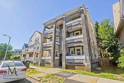 638 Belmont Ave Photo 1