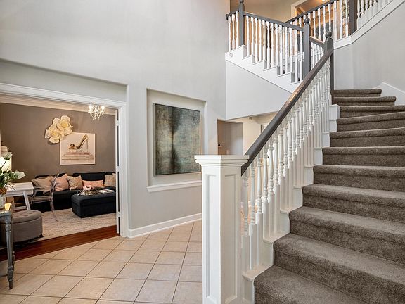 4th image of 143 Hansom Trail St