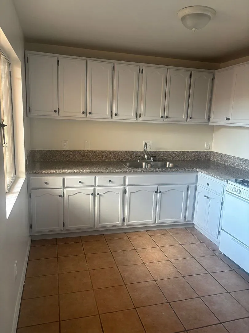 9416 S. Figueroa St. # 1-12 — Photo 3