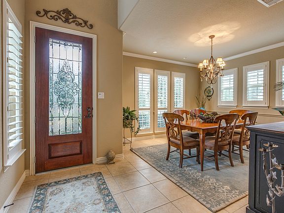 4th image of 22 Golden Orchard Pl