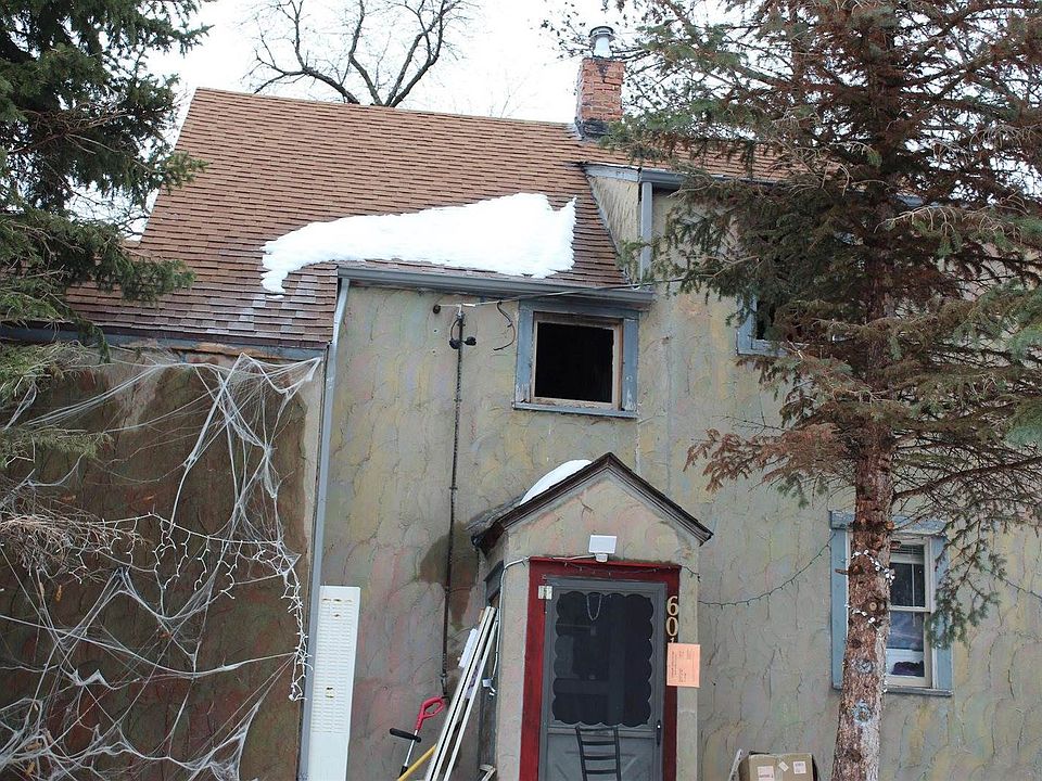 2nd image of 601 7th St SE